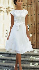 Elegant White A-line Chiffon Wedding Dress With Short Sleeve